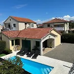 Villa A&a