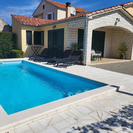 Villa A&a *