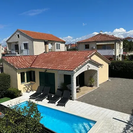 Villa A&a