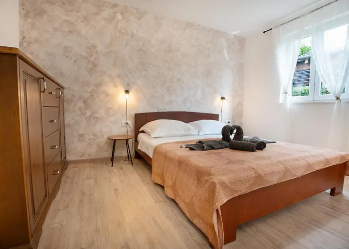 A&a ヴィラ ビオグラード・ナ・モル